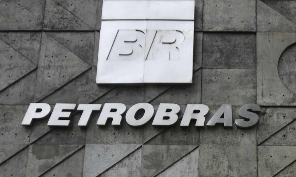 Petrobrás realiza concurso público com 757 vagas, podendo chegar a 3.600 oportunidades