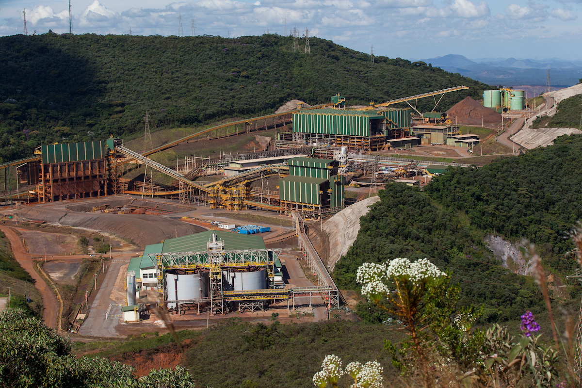 Por prevenção, Samarco reduz em 50% produção em Mariana