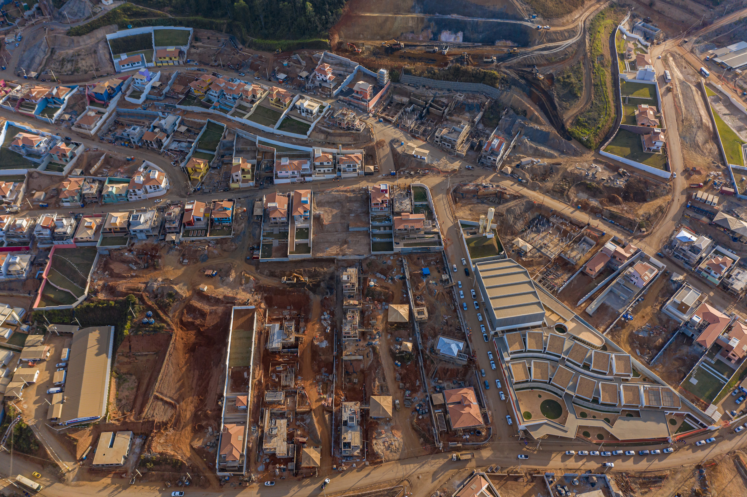 Vagas na construção civil: mais de 700 empregos abertos em MG