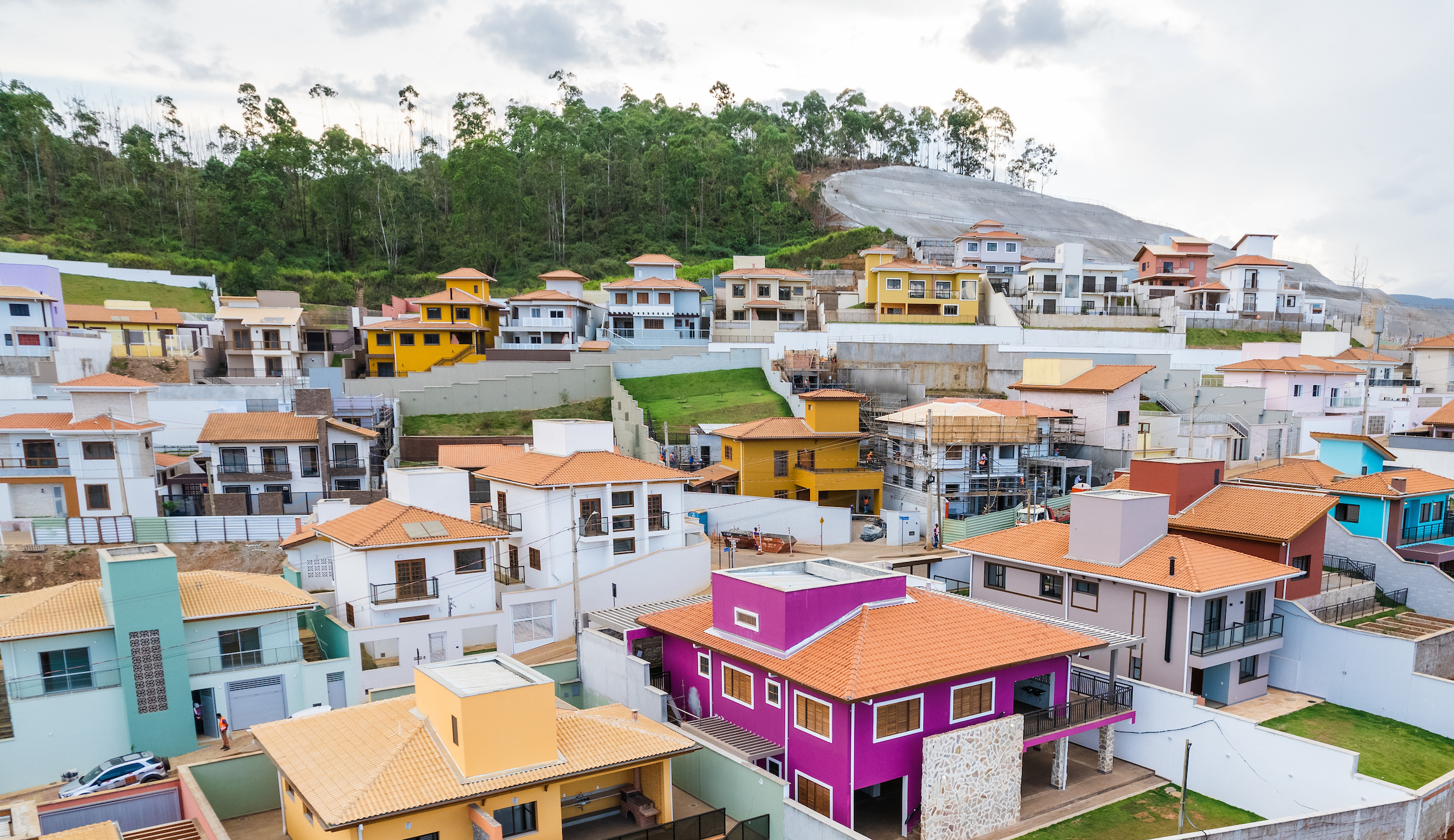 Famílias de Bento Rodrigues recebem chaves de suas casas