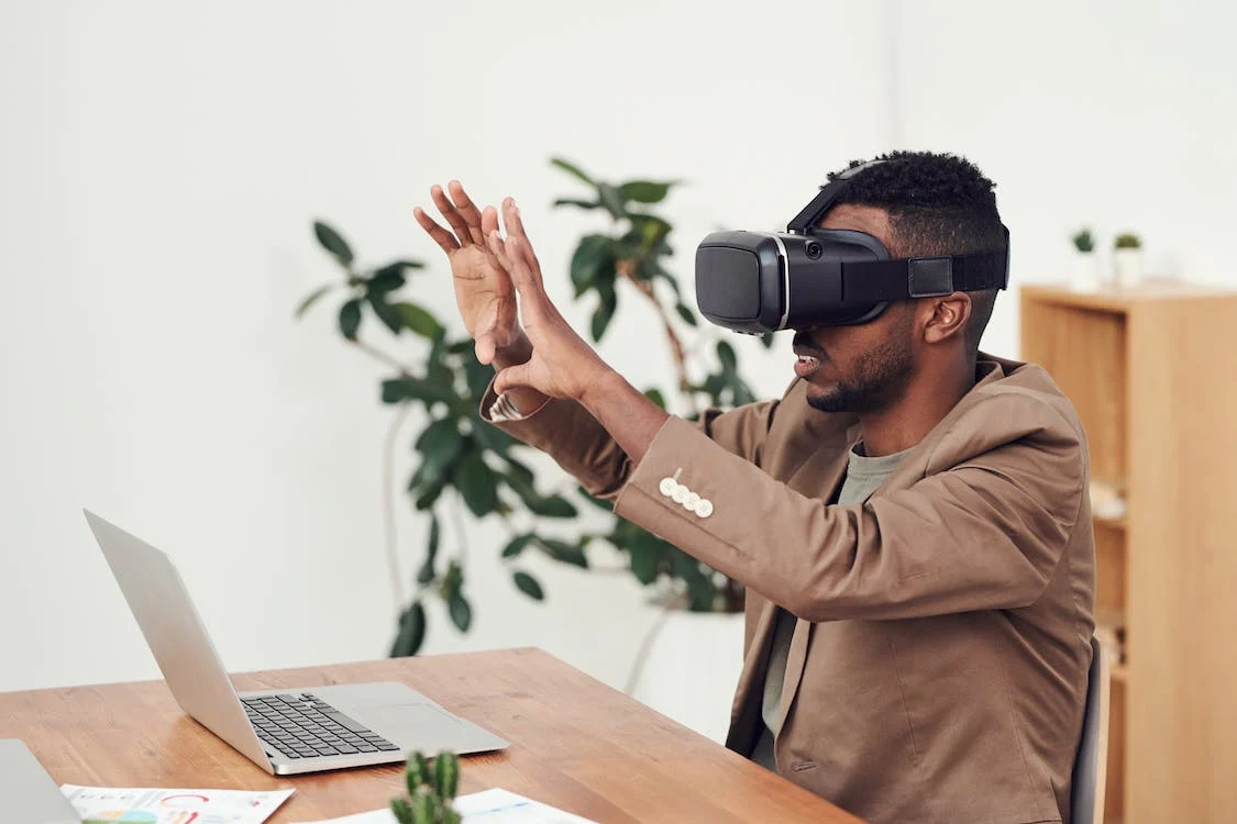 Realidade Aumentada na decoração de interiores: 7 formas de visualizar e personalizar seu espaço