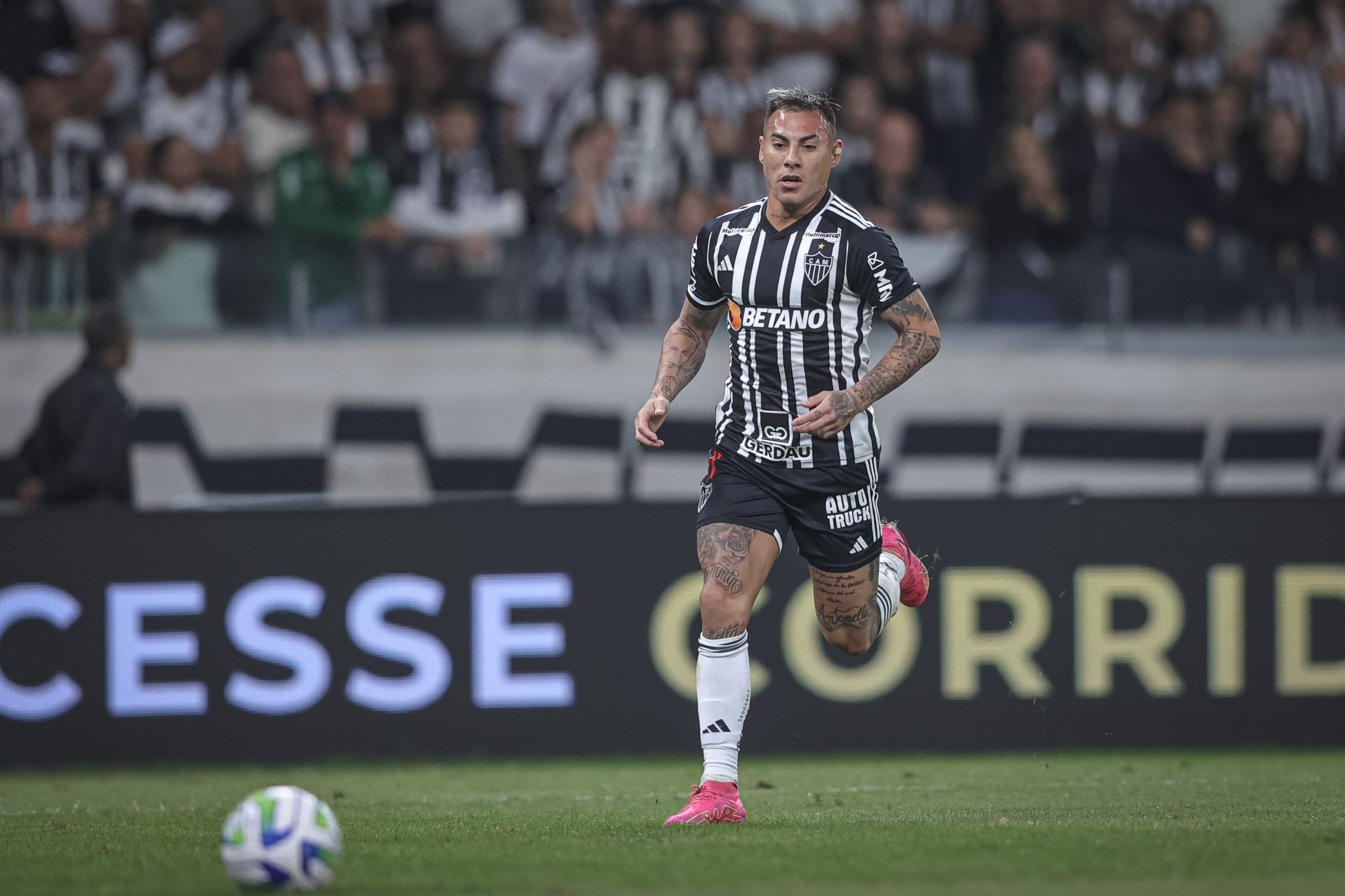 Eduardo Vargas próximo de deixar o Atlético
