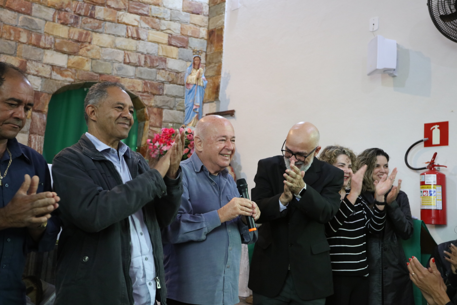 Prefeitura devolve imagem de Santo Antônio, do século XVIII, para população de Santo Antônio do Salto