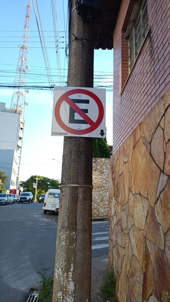 Mudança no trânsito em Conselheiro Lafaiete transforma a rua Horácio de Queiroz em mão dupla