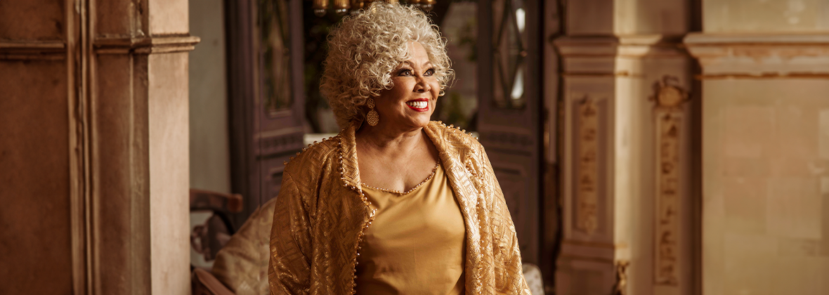 Ícone do samba, Alcione traz turnê de 50 anos a Mariana