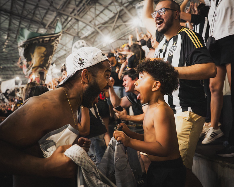 Luís Amaral, fotógrafo do Atlético, conquista o “Oscar” da fotografia esportiva com imagem de pai e filho atleticanos