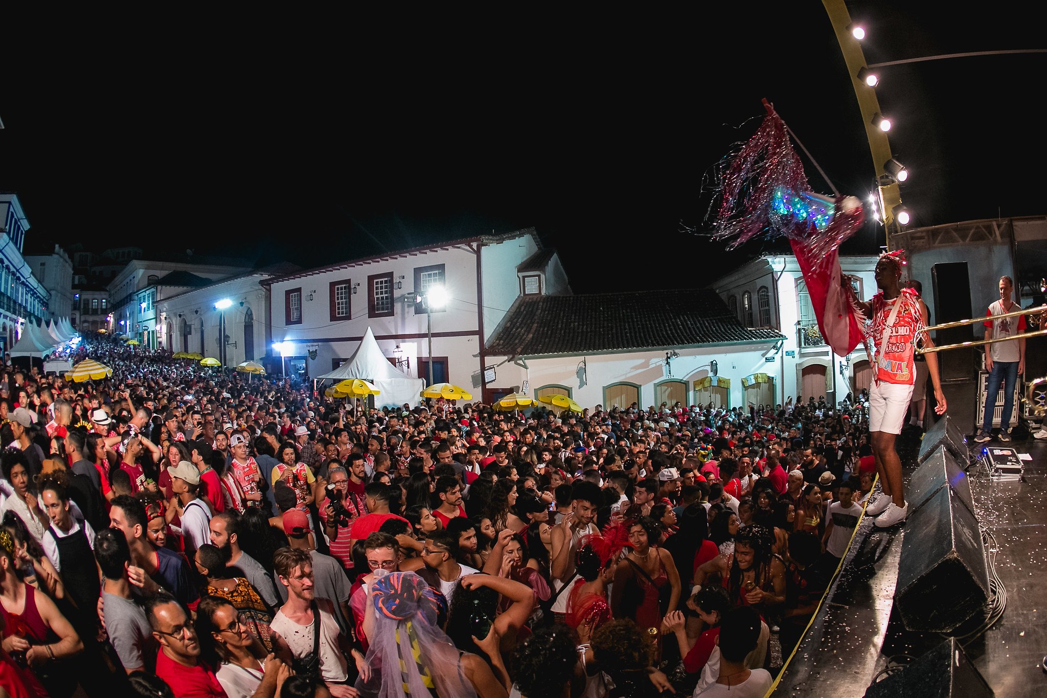Bloco Vermelho i Branco confirma desfile e mantém tradição de abrir o Carnaval em Ouro Preto