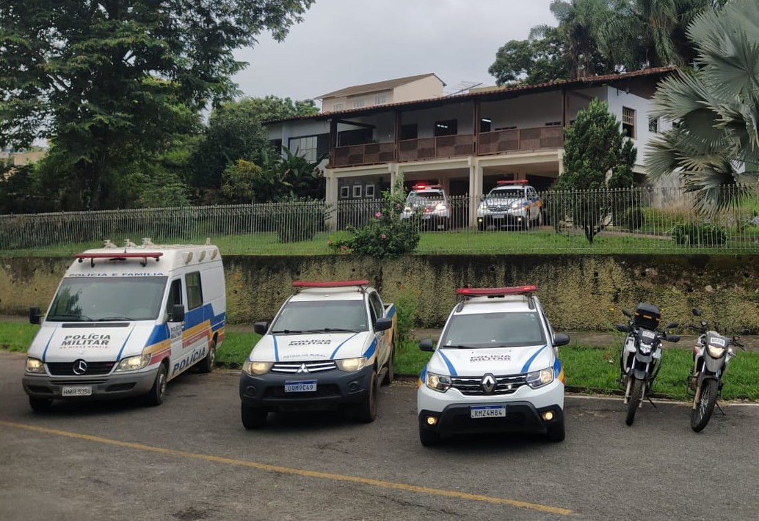 Polícia Militar localiza revólver calibre 32 e munições após fuga de suspeitos em Itabirito