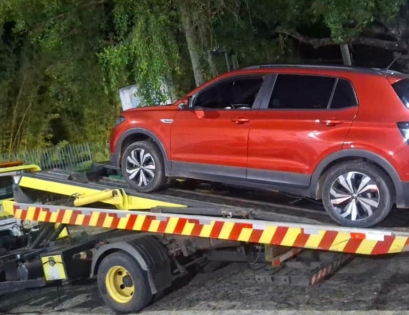 Polícia Militar prende suspeito de tráfico e apreende drogas no bairro Santa Rita de Cássia, em Mariana