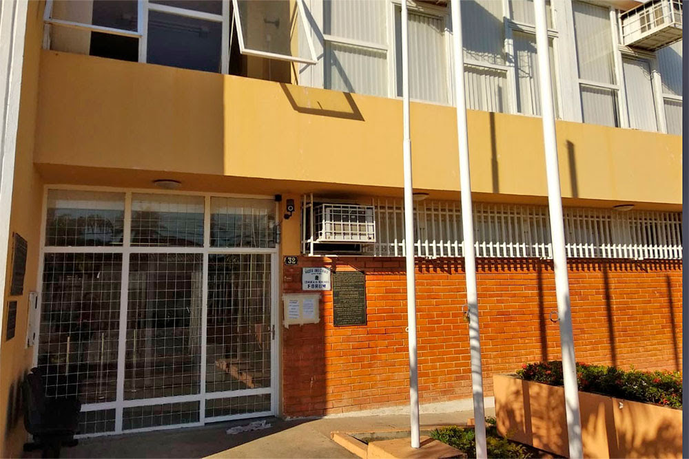 Justiça condena ex-prefeito de Almenara e mais oito réus por improbidade em licitação fraudada para compra de medicamentos