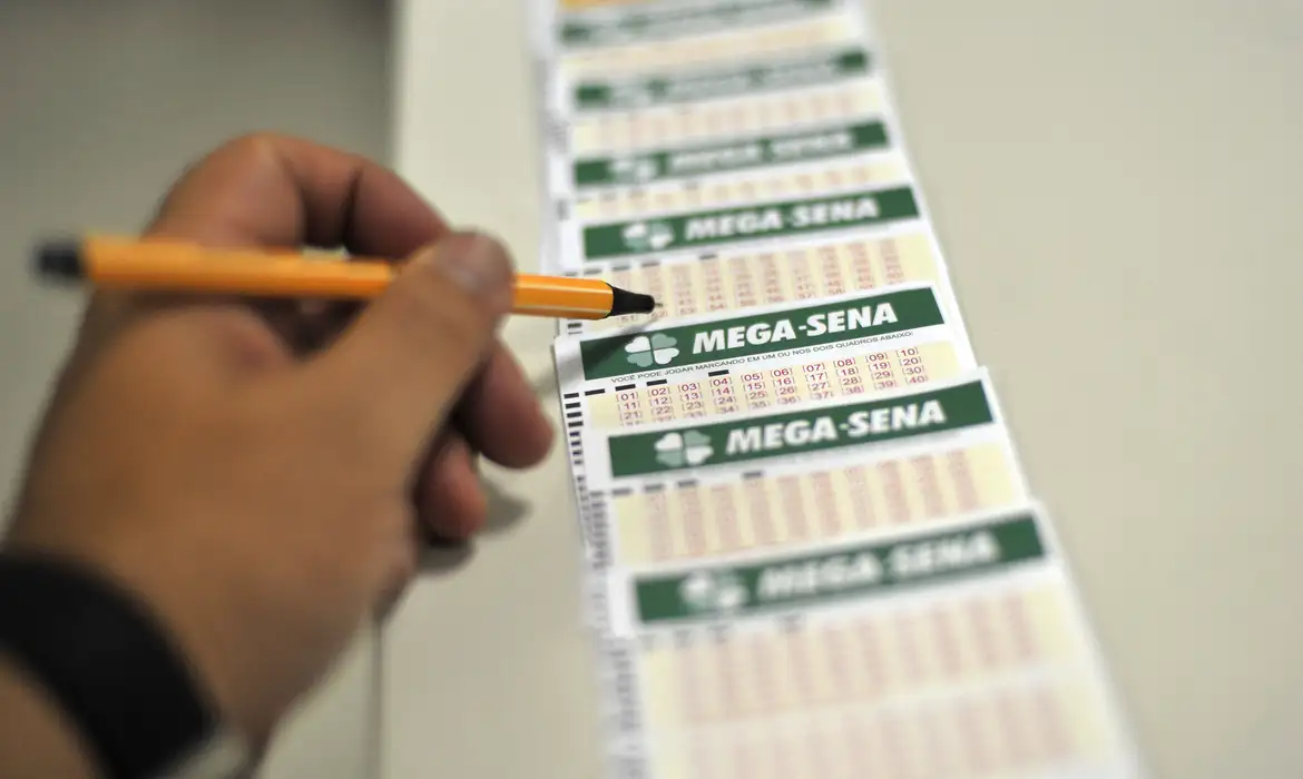 R$ 160 milhões na Mega-Sena: saiba como apostar no concurso 2979 desta terça