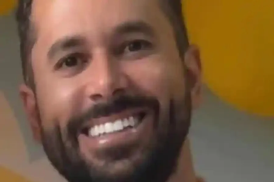 "Descanse em paz, guerreiro": PM homenageia na Praça Tiradentes, em Ouro Preto, sargento assassinado no sul de Minas