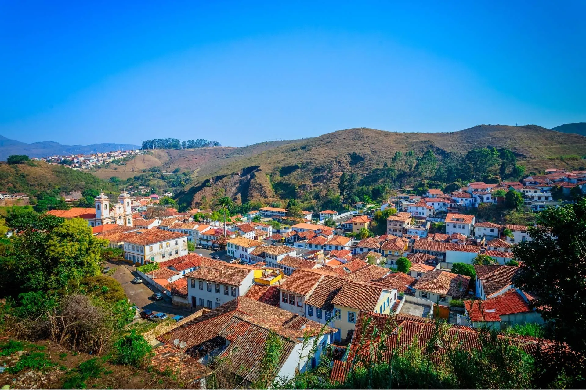 Praça de Serviços chega a Ouro Preto com emissão de documentos, saúde e empregos gratuitos nos dias 19 e 20 de abril na UFOP
