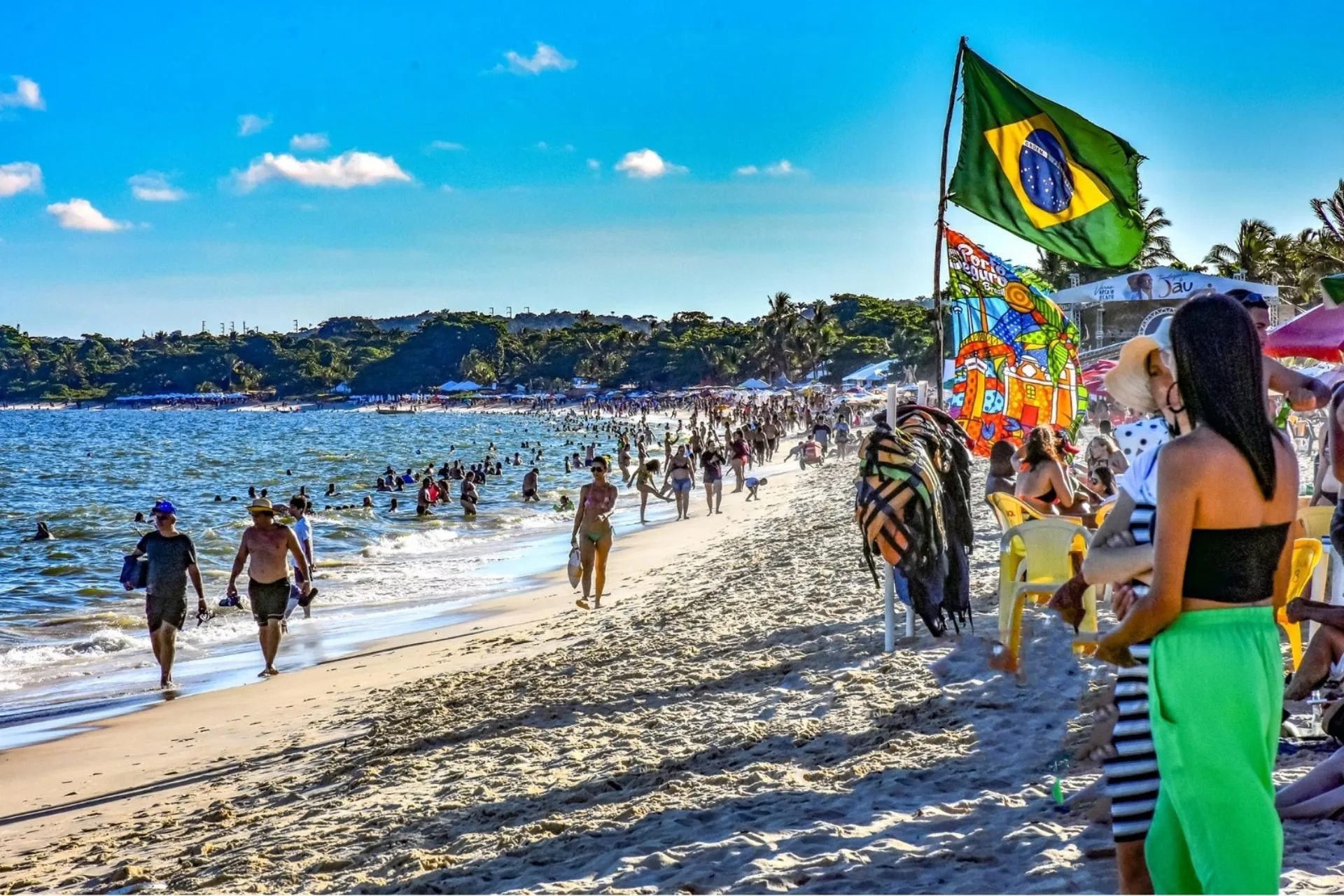 Destino turístico de mineiros, Porto Seguro começará a cobrar taxa para veículos de turistas a partir de junho e arrecadação pode passar de R$ 10 milhões na alta temporada