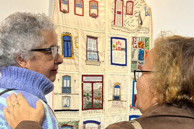 Exposição em Ouro Preto reúne bordados inspirados na memória e na paisagem da cidade
