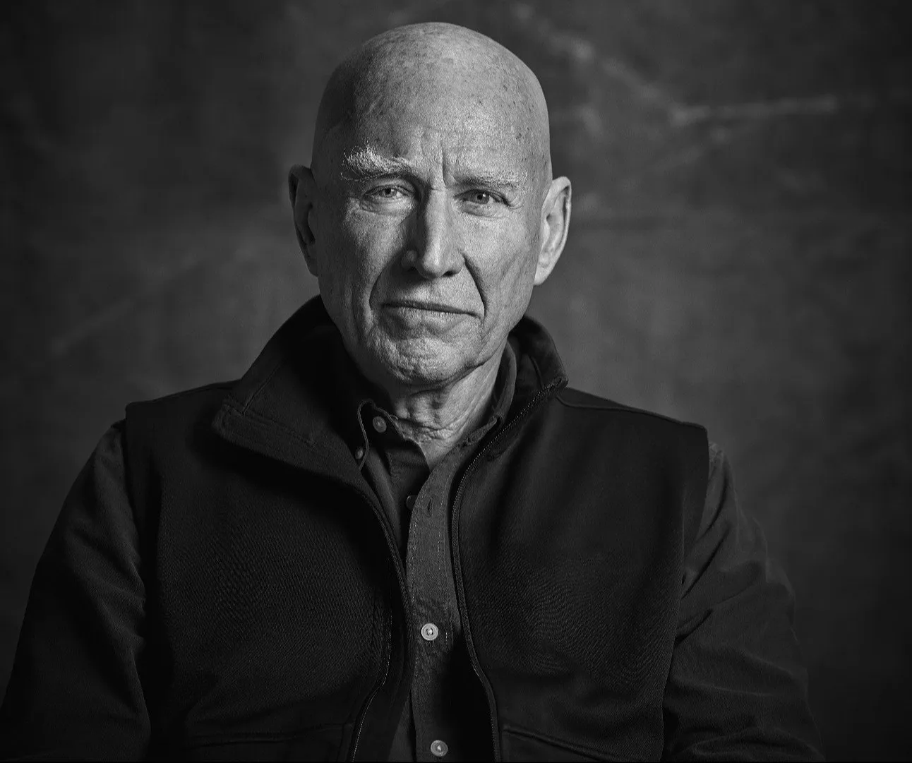 Um ano sem Sebastião Salgado e o legado do fotógrafo mineiro que transformou imagem em denúncia e floresta