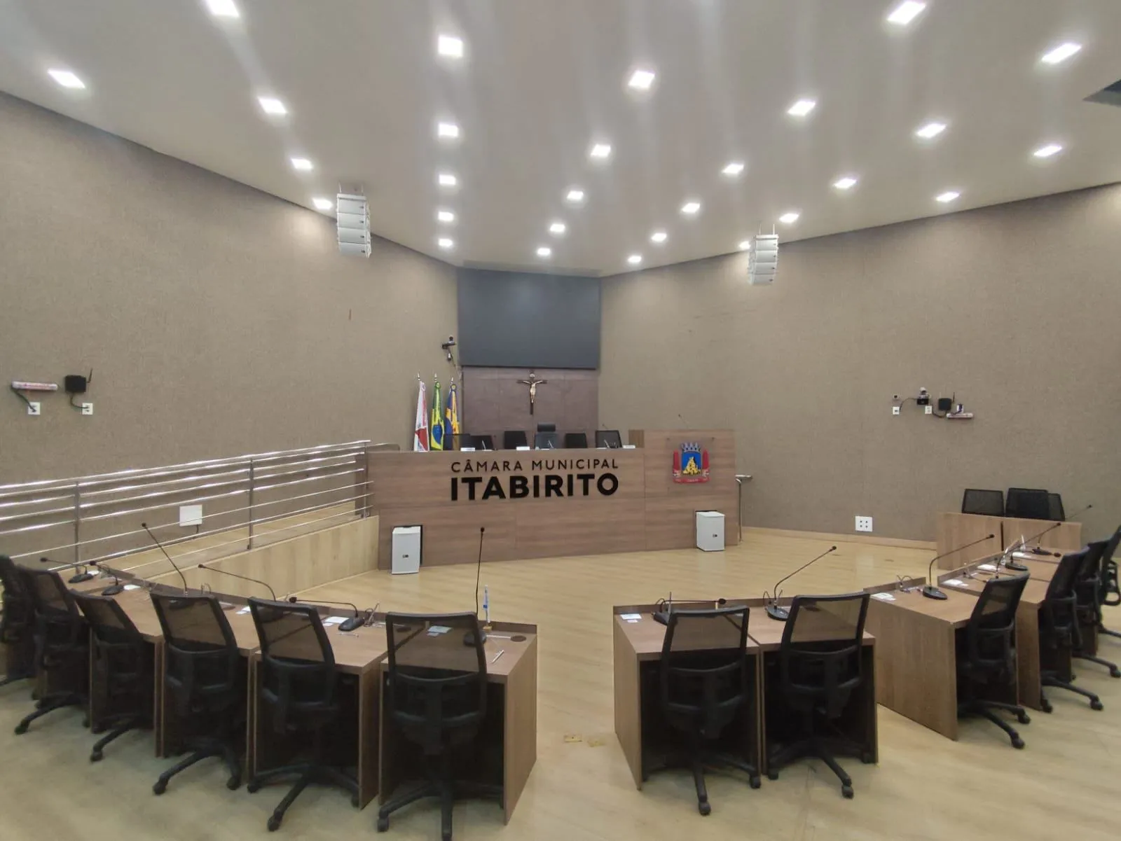 Itabirito sanciona leis que ampliam ações de segurança, proteção ambiental e inclusão no esporte