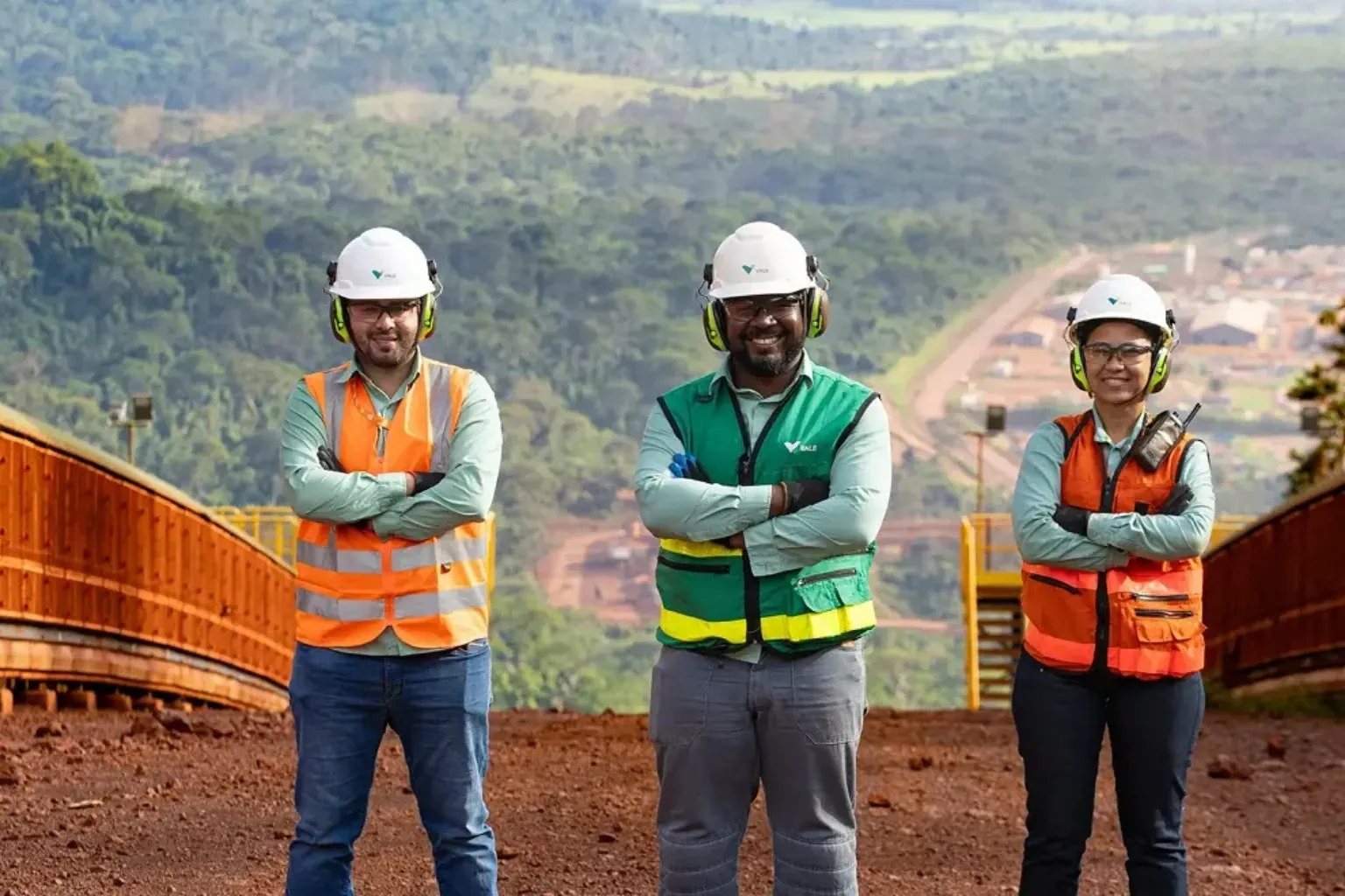 Mineradora Vale está contratando profissionais para áreas operacionais, técnicas, administrativas, engenharia e estágios