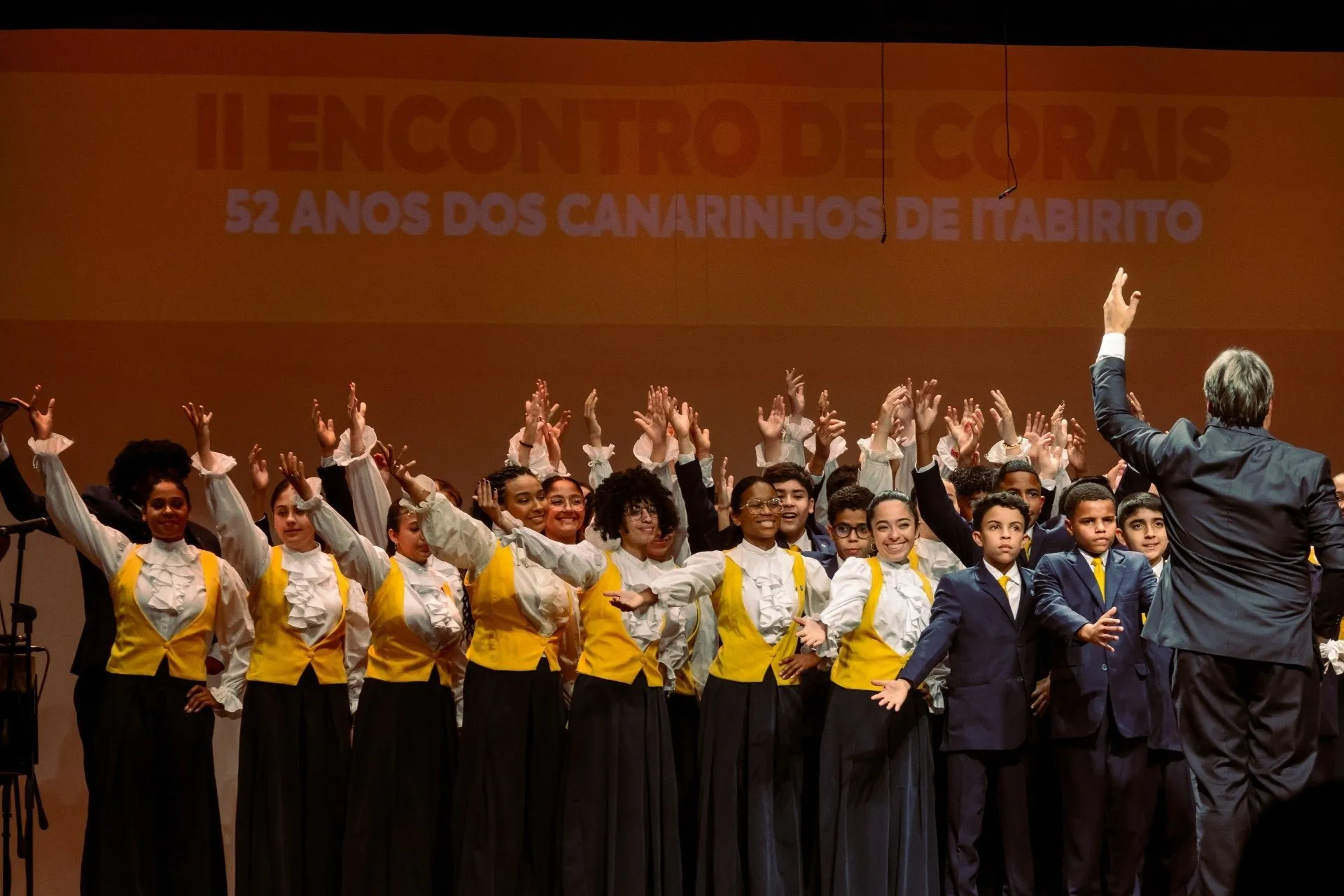 Canarinhos de Itabirito recebem coral de Brasília em encontro que celebra 53 anos da instituição
