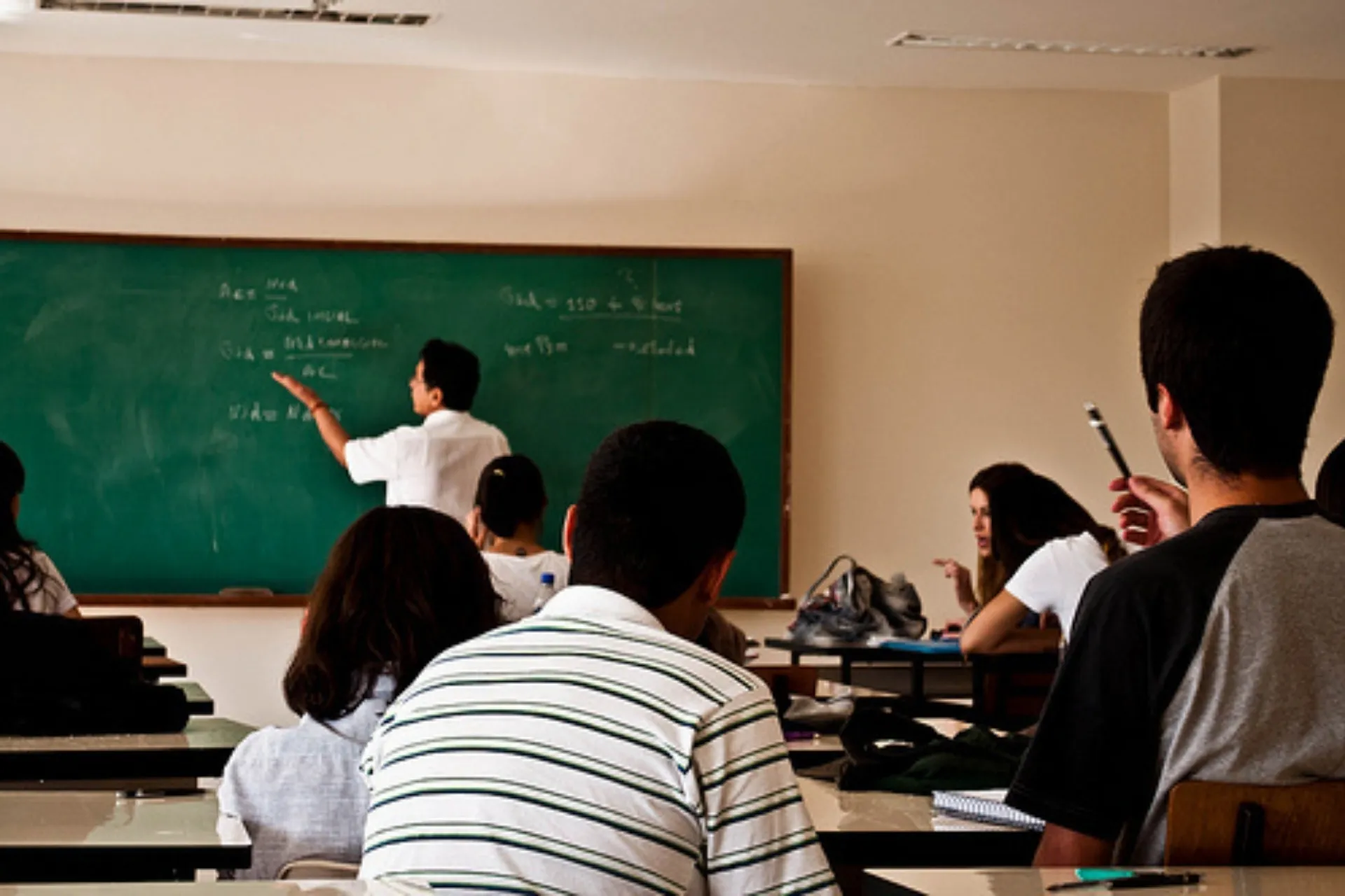 UFJF abre 1.418 vagas para transferência, novo curso e retorno aos estudos
