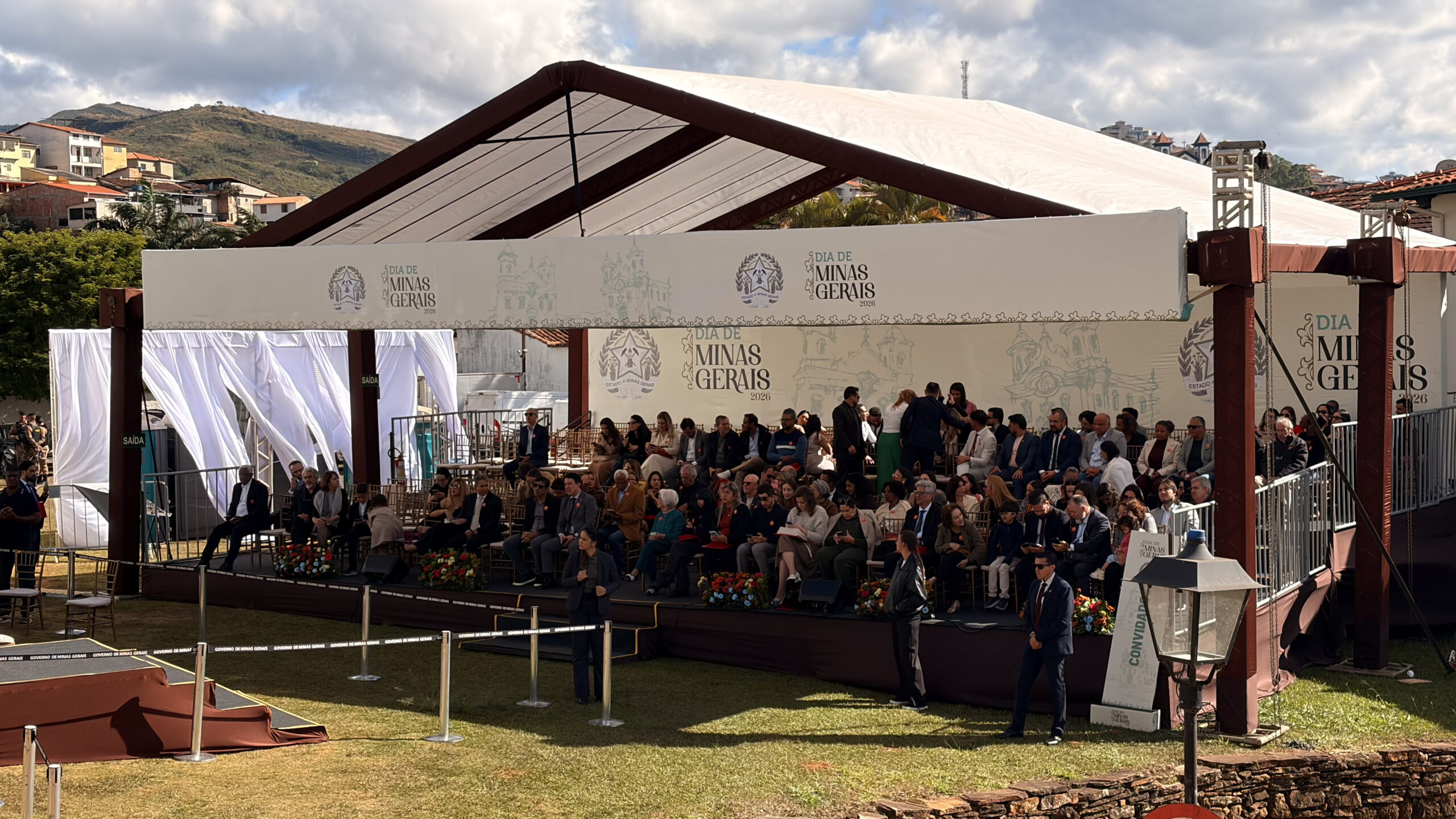 Mariana celebra o Dia de Minas com cerimônia oficial, desfile cívico e homenagens na Praça Minas Gerais